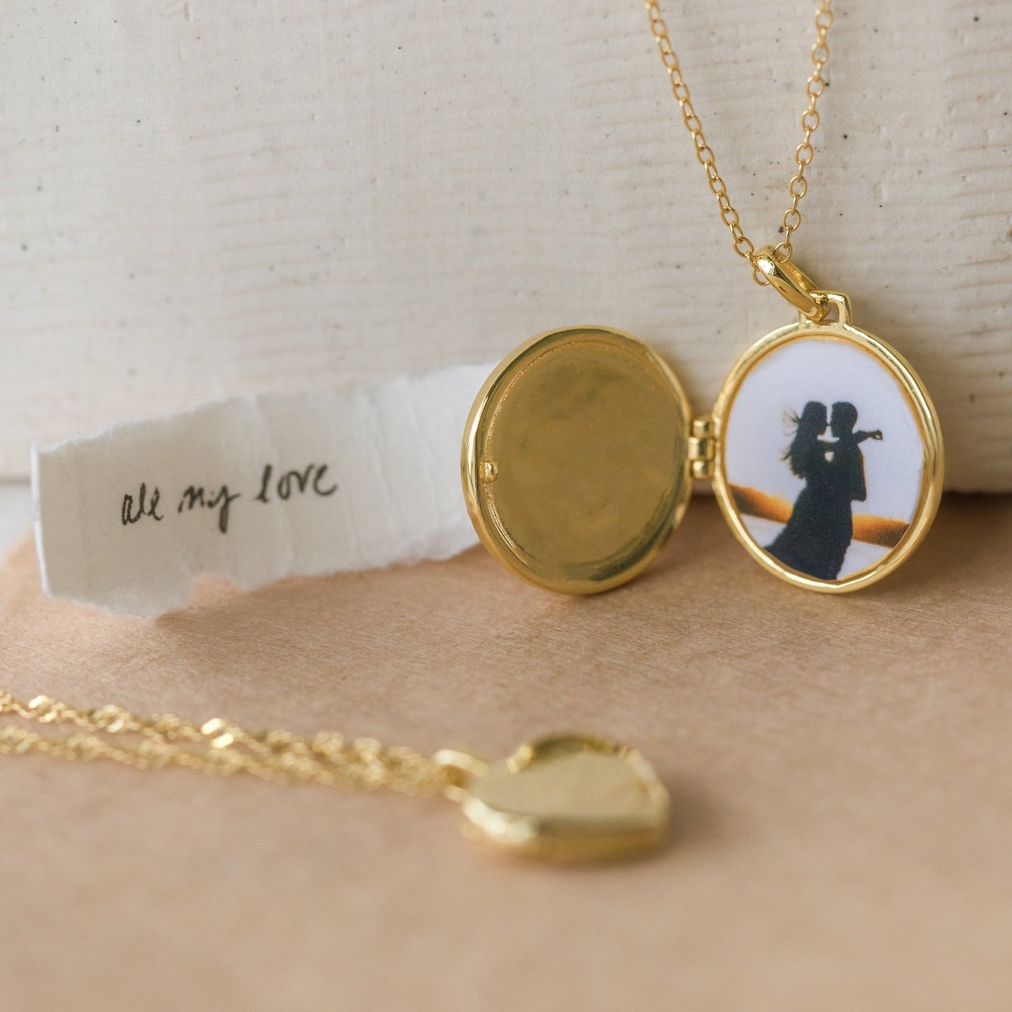 Collares con medallón de amor infinito