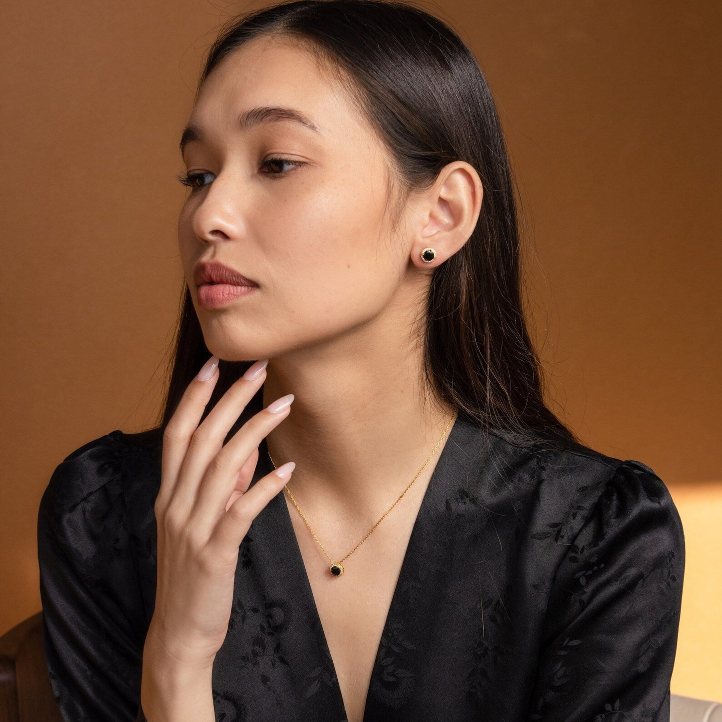 Collar con halo de piedra natal