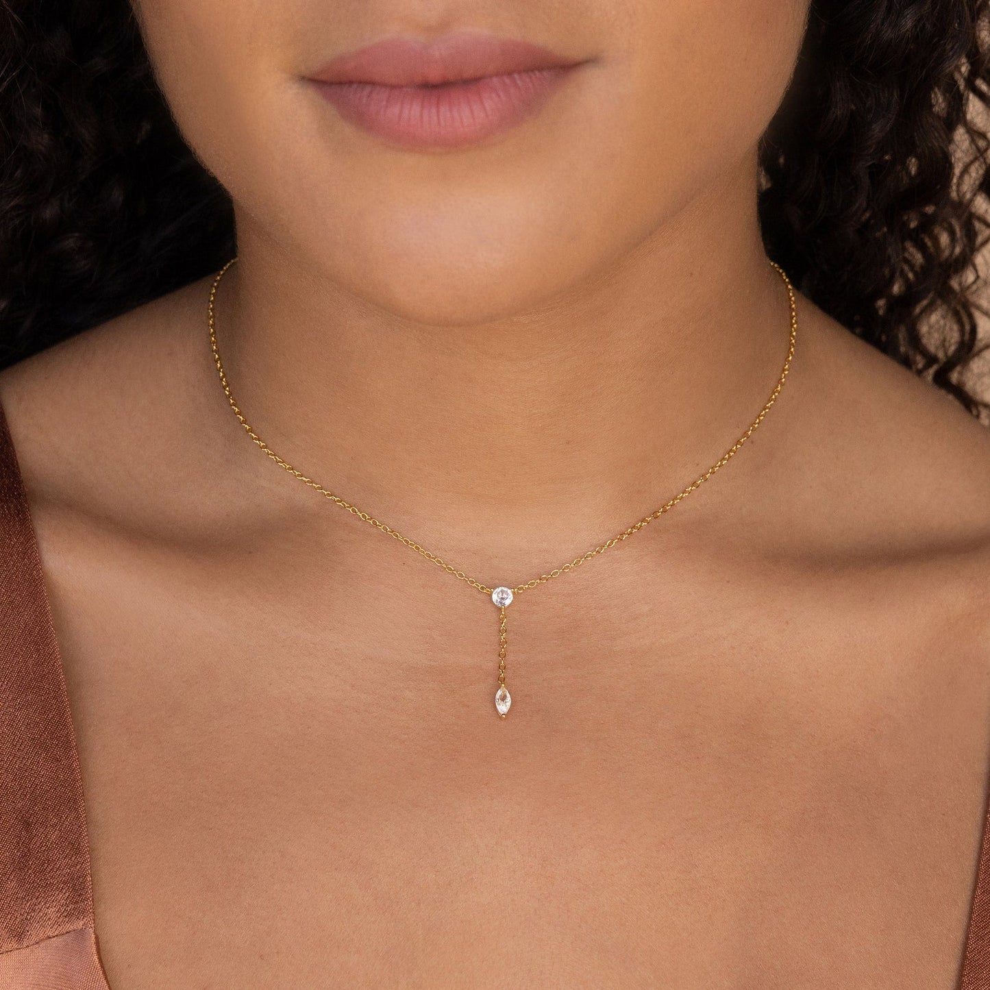 Collar de lazo de diamantes Leena