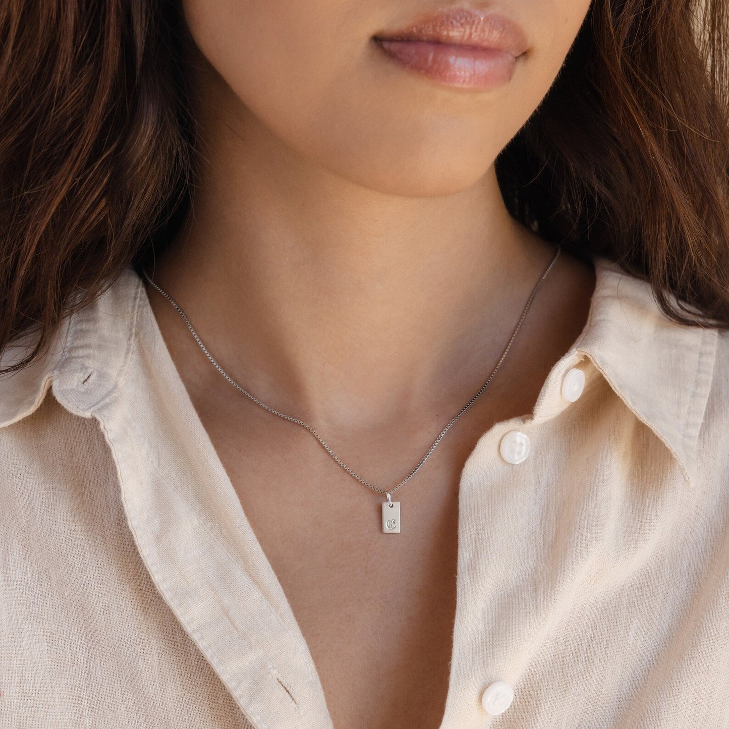 Mini collar con placa en inglés antiguo