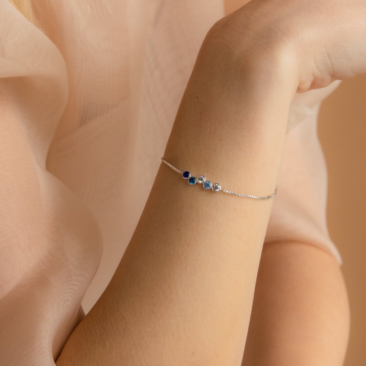 Pulsera de piedras de nacimiento en racimo
