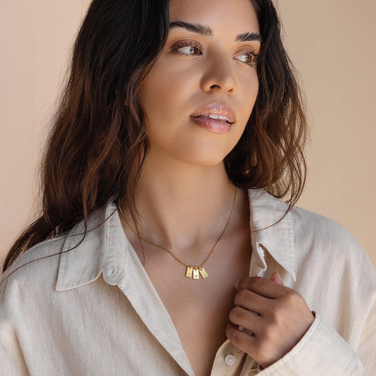 Mini collar con placa en inglés antiguo