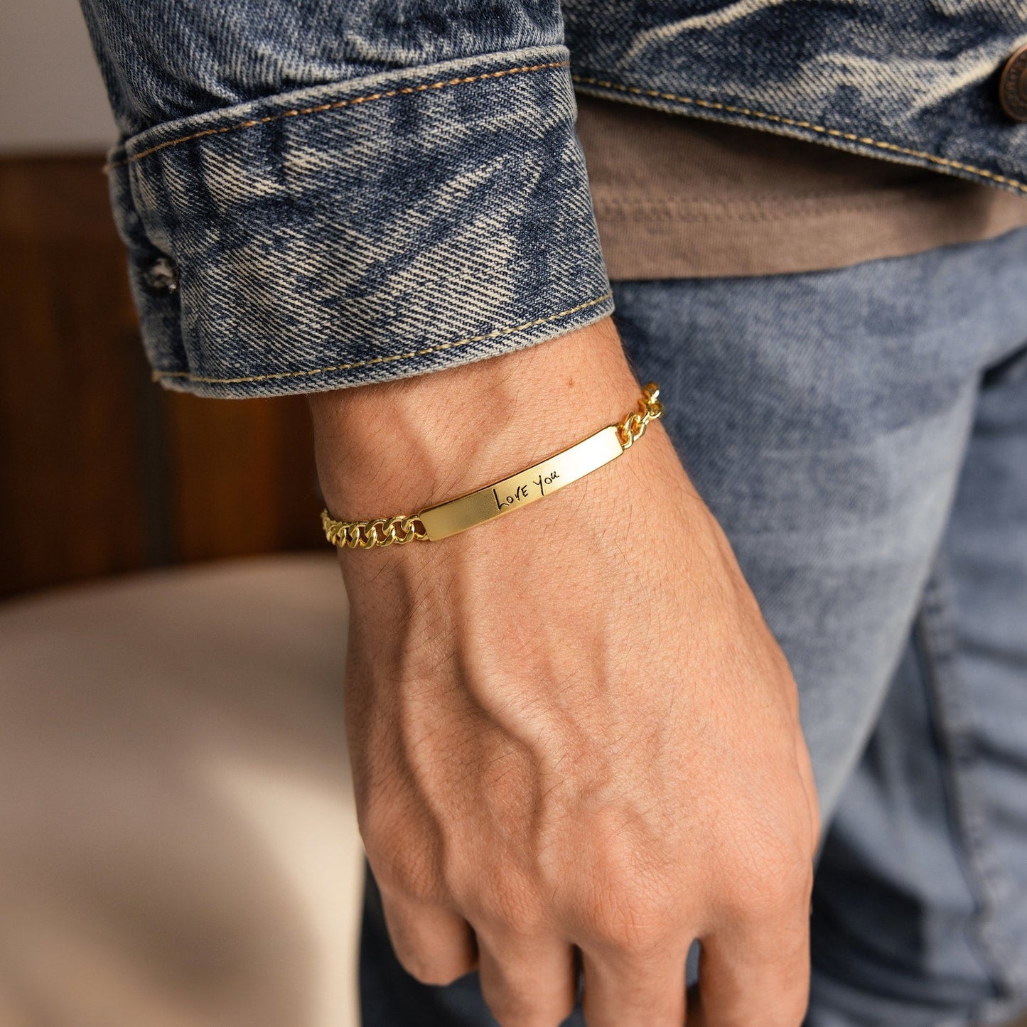 Pulsera de barra grabada para hombre