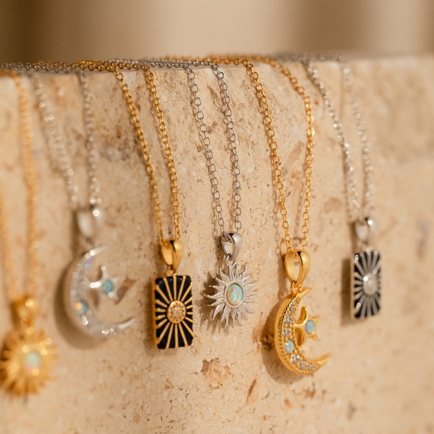 Conjunto de collar con colgante celestial