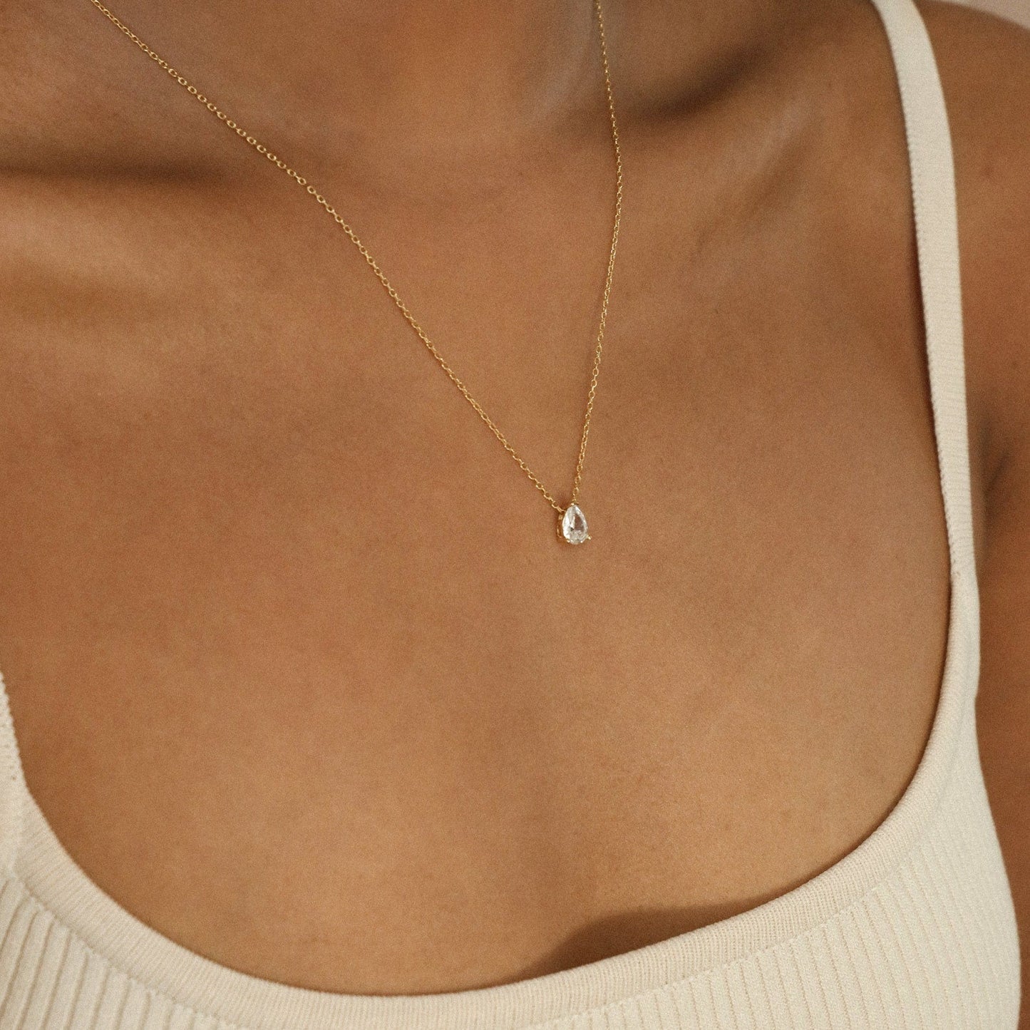 Delicado conjunto de collar de diamantes