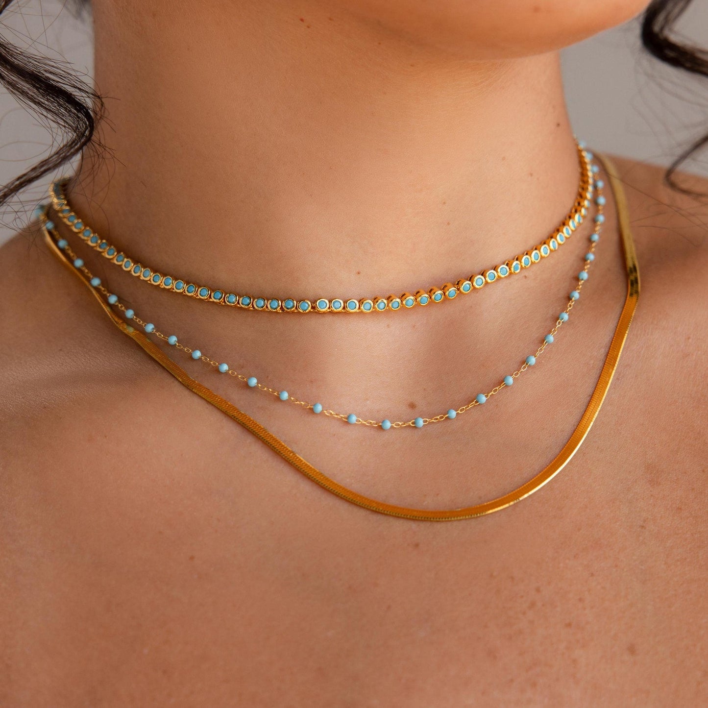 Collar de tenis con bisel turquesa