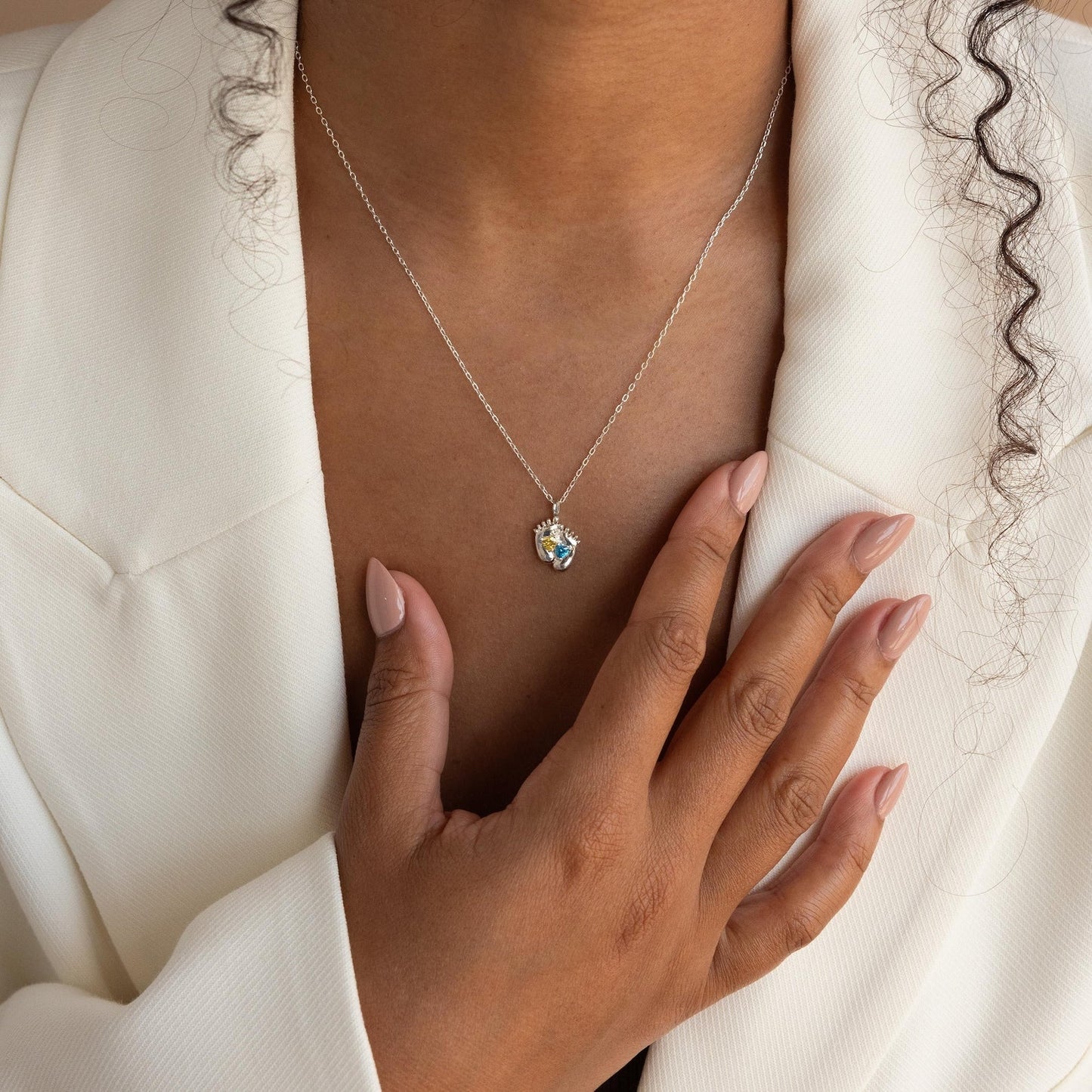 Collar con piedra de nacimiento y huella