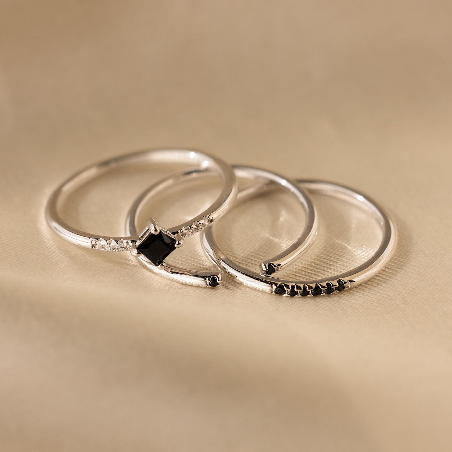 Black Abyss Ring Set