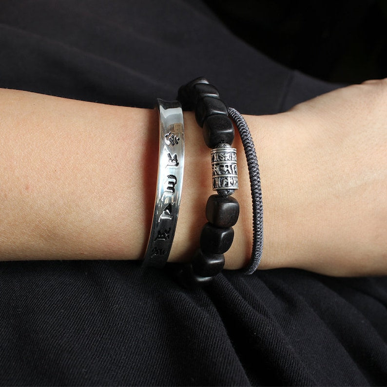 Das Herz-Sutra-Armband, tibetisches Silber, Armreif, Meditation, buddhistisches Armband