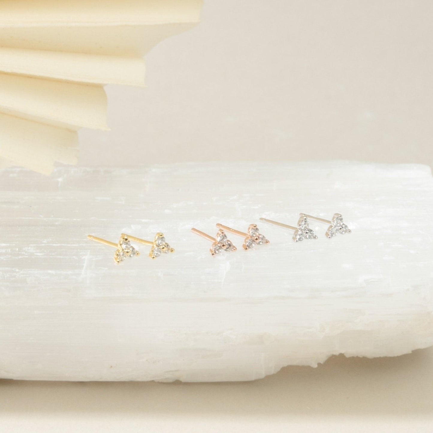 Mini-Lilien-Ohrstecker