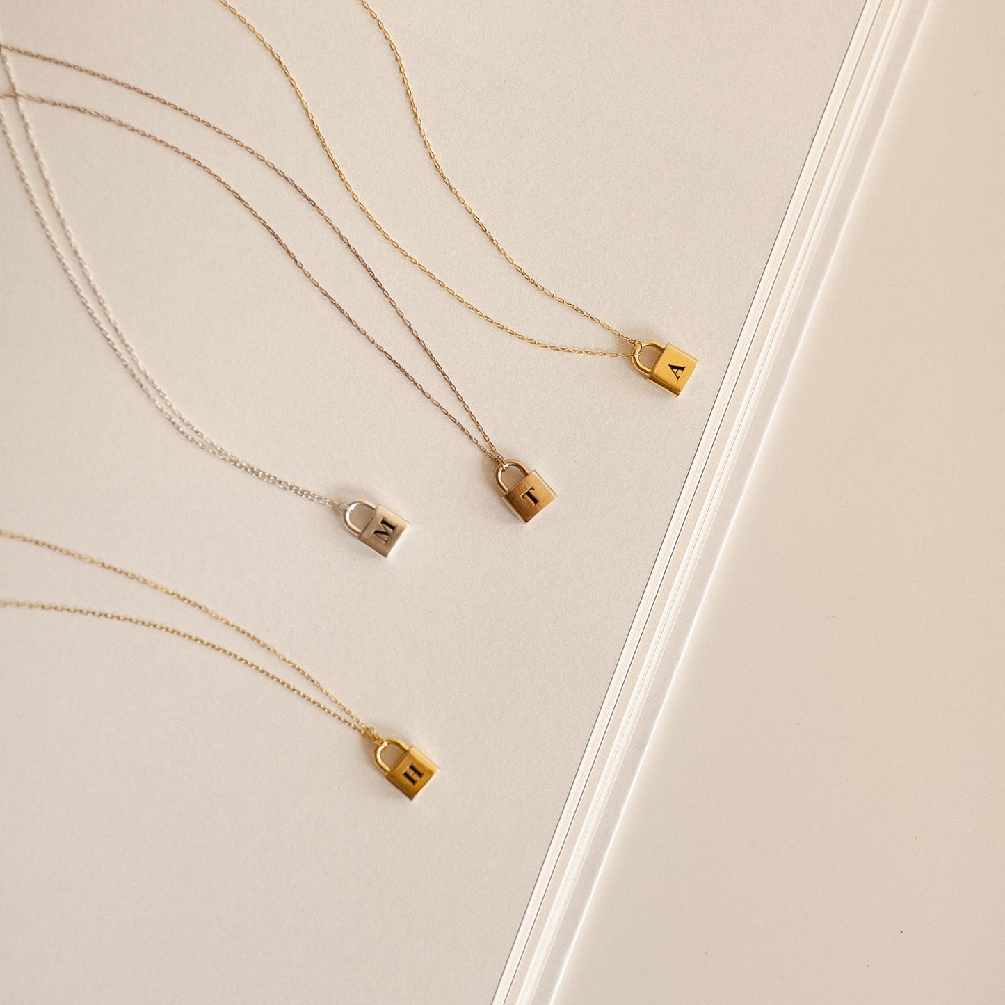 Collar con candado