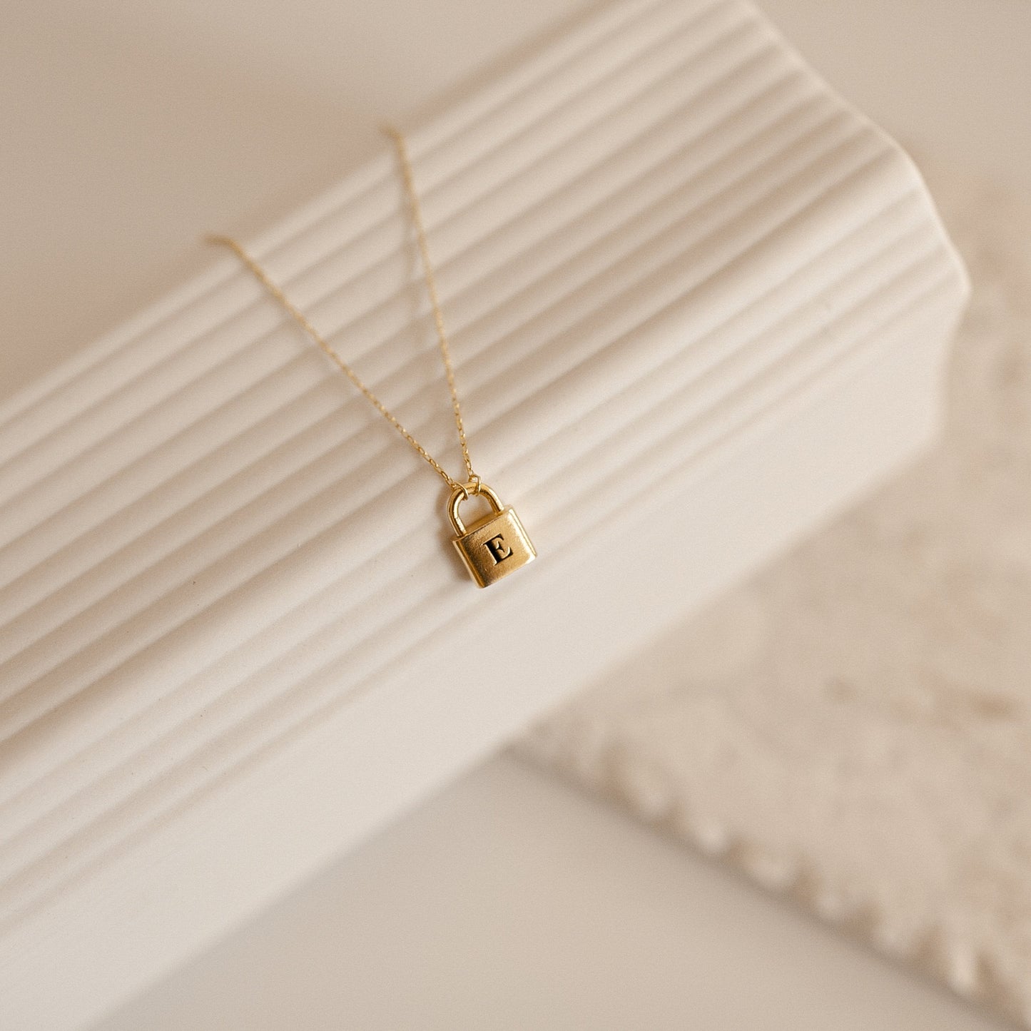 Collar con candado