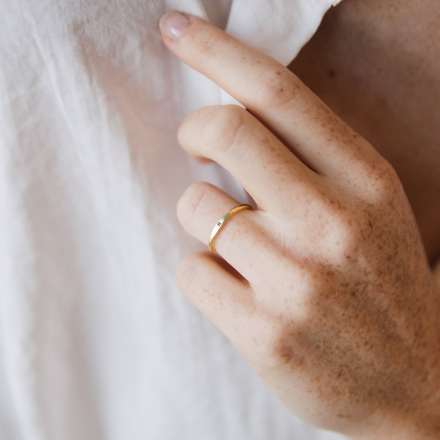 Anillo inicial delgado