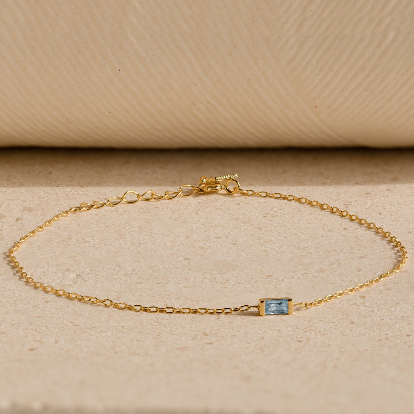 Pulsera con piedra de nacimiento de baguette
