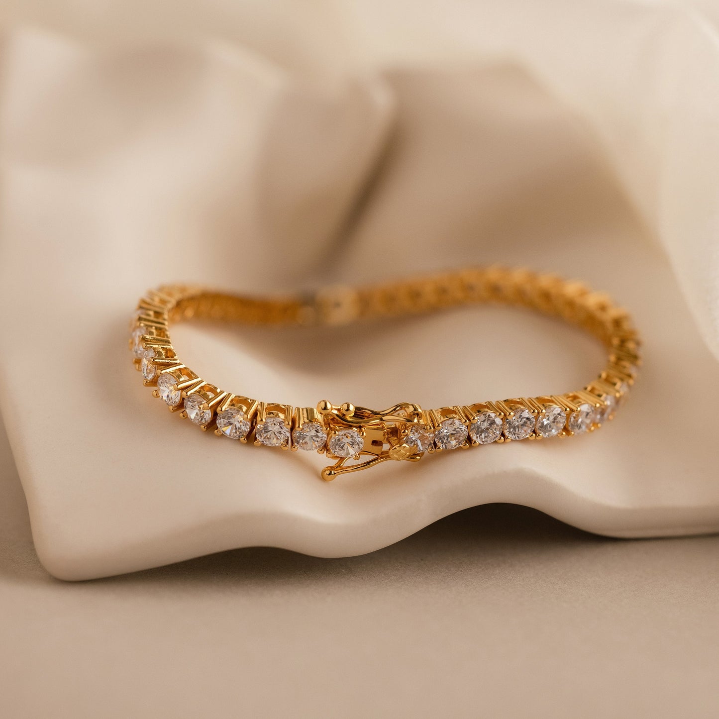 Pulsera de tenis con diamantes llamativos