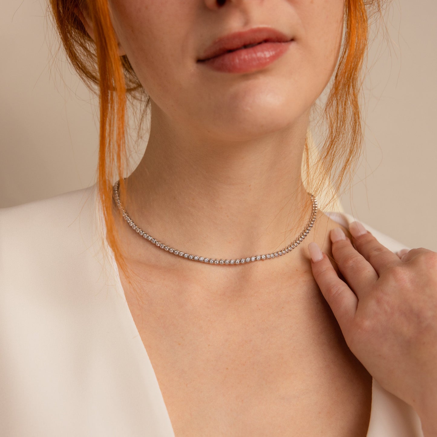 Collar de tenis con bisel de diamantes