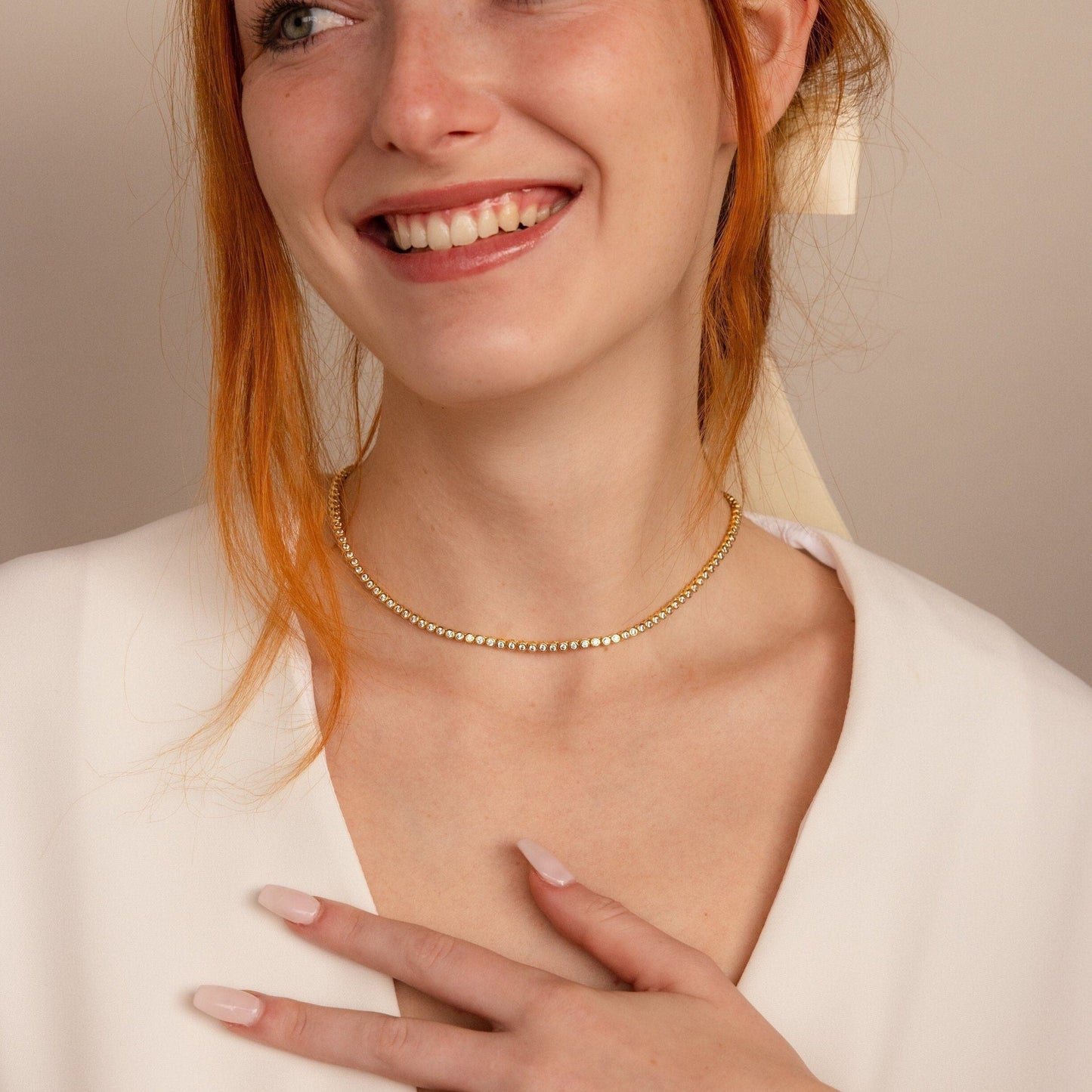 Collar de tenis con bisel de diamantes