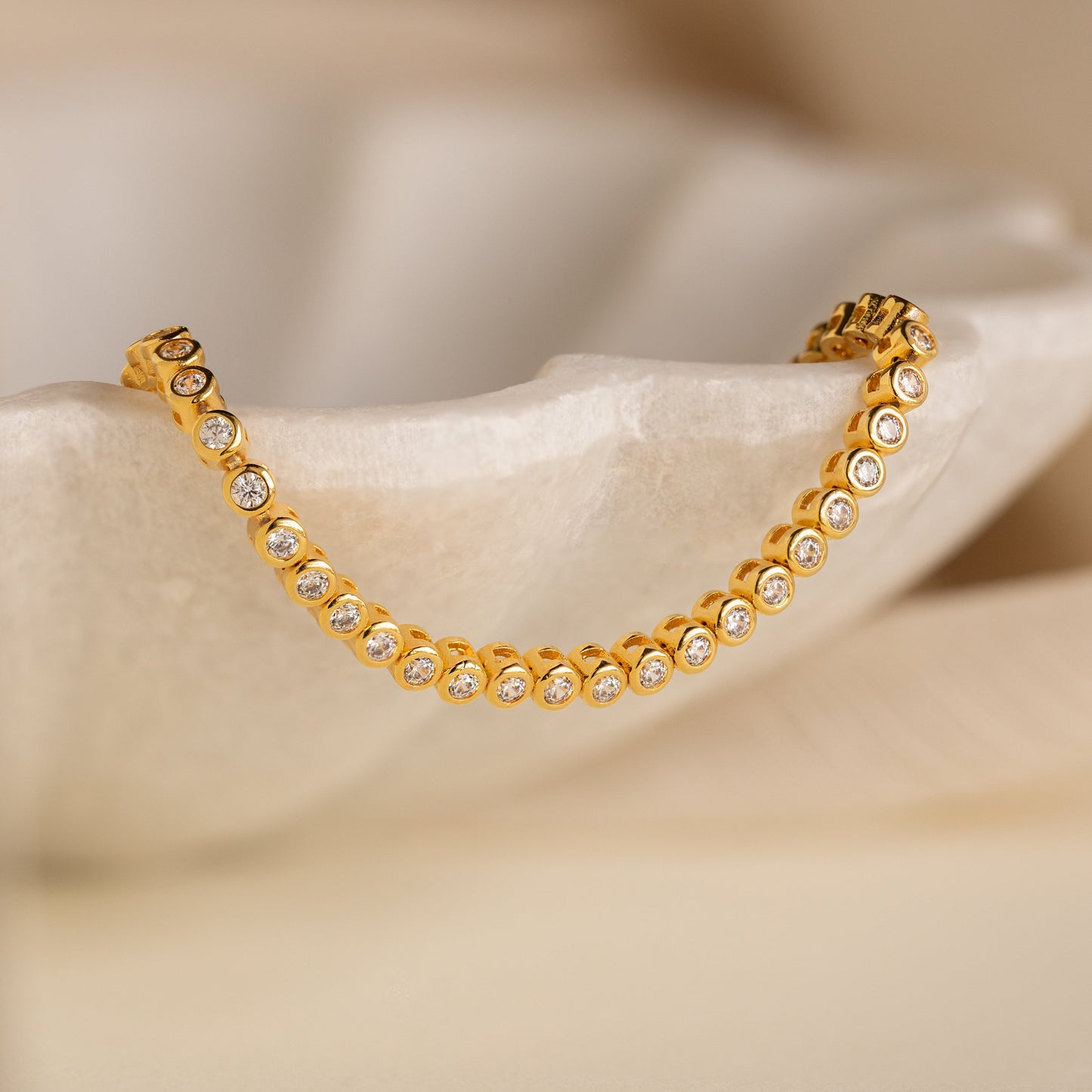 Pulsera de tenis con bisel de diamantes