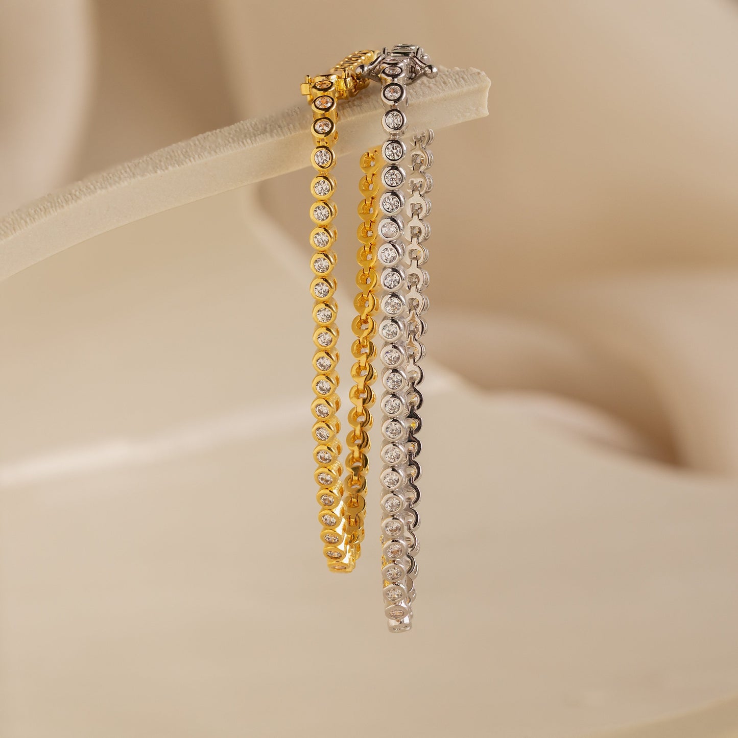 Pulsera de tenis con bisel de diamantes