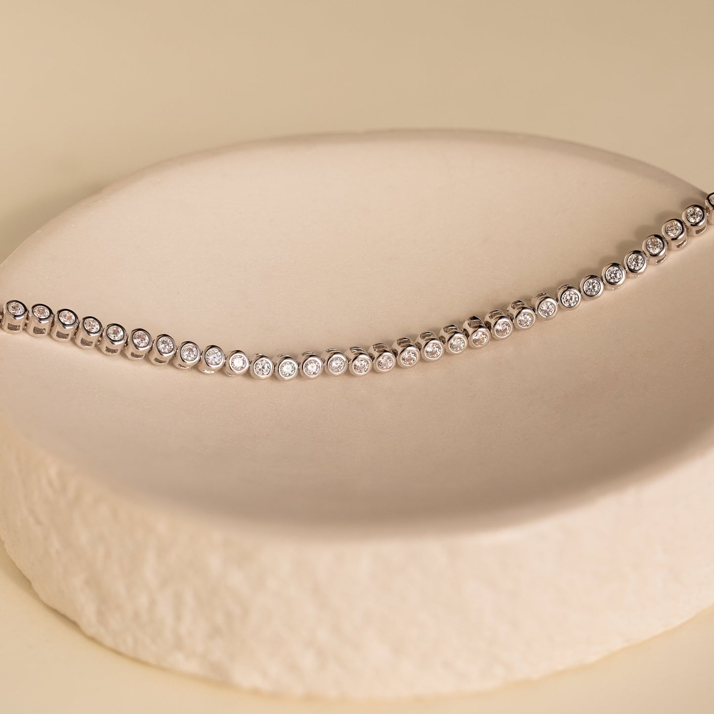 Pulsera de tenis con bisel de diamantes