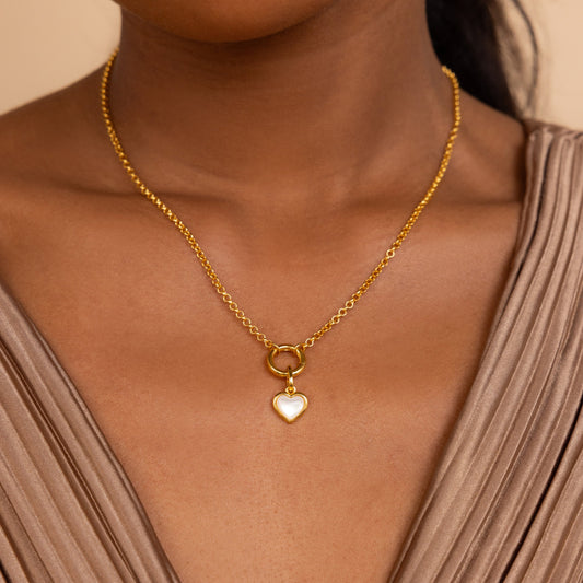 Charm de corazón de nácar