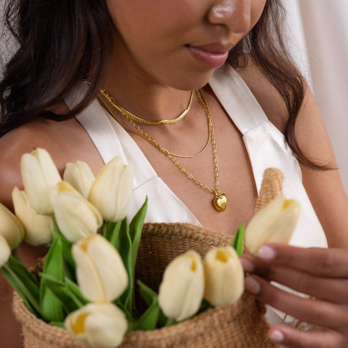 Collar de corazón con nervaduras de diamantes