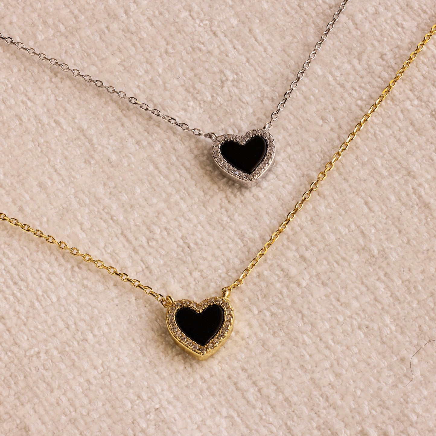Pavé-Herzkette mit Onyx