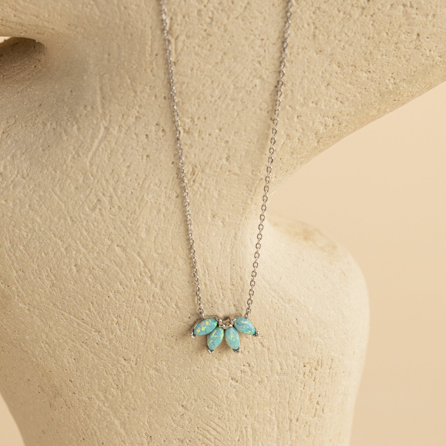 Collar marquesa de ópalo turquesa