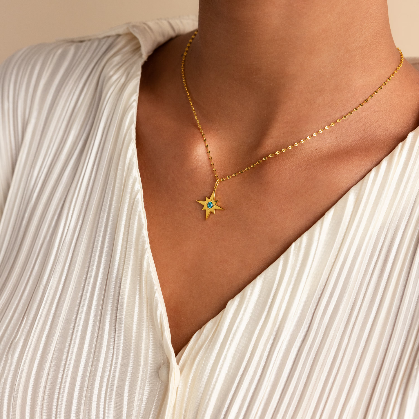 Collar con piedra de nacimiento de estrella