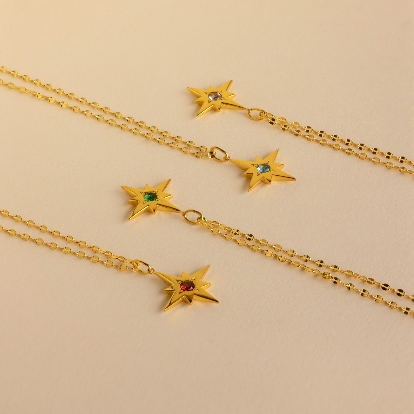 Collar con piedra de nacimiento de estrella