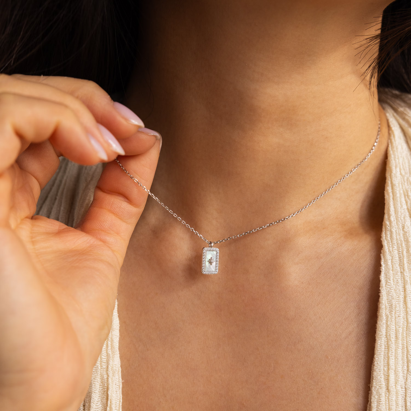Collar de estrella del norte con perla pavé