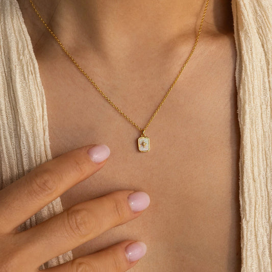 Collar con piedra de nacimiento de la Estrella del Norte