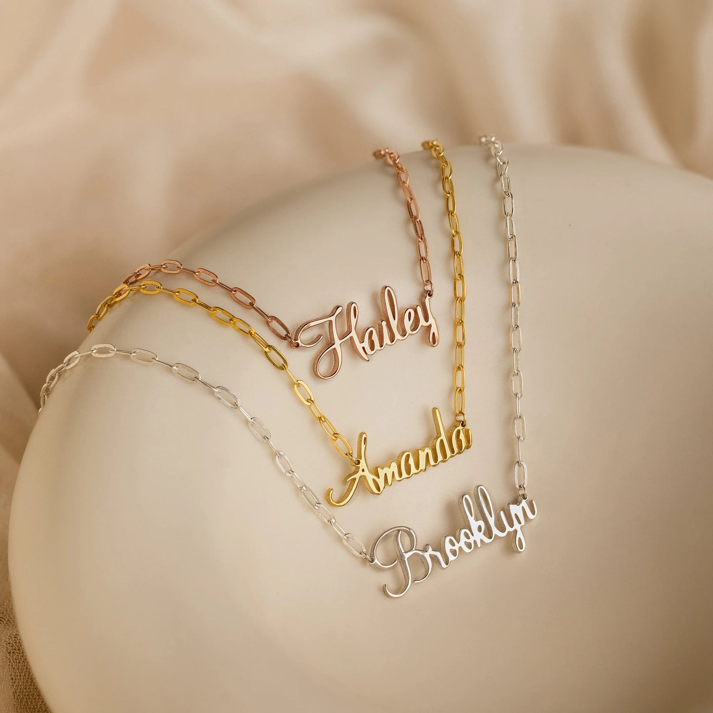 Collar con nombre Luna en cadena de clip