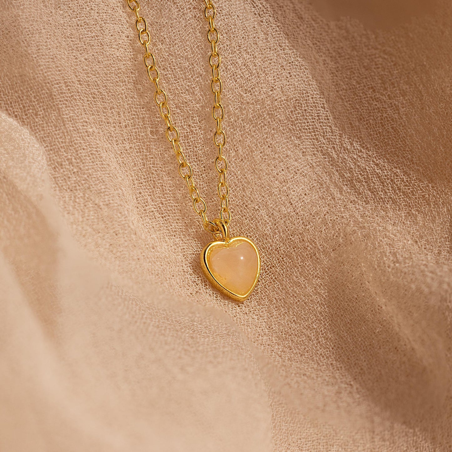 Collar de corazón de cuarzo rosa pequeño