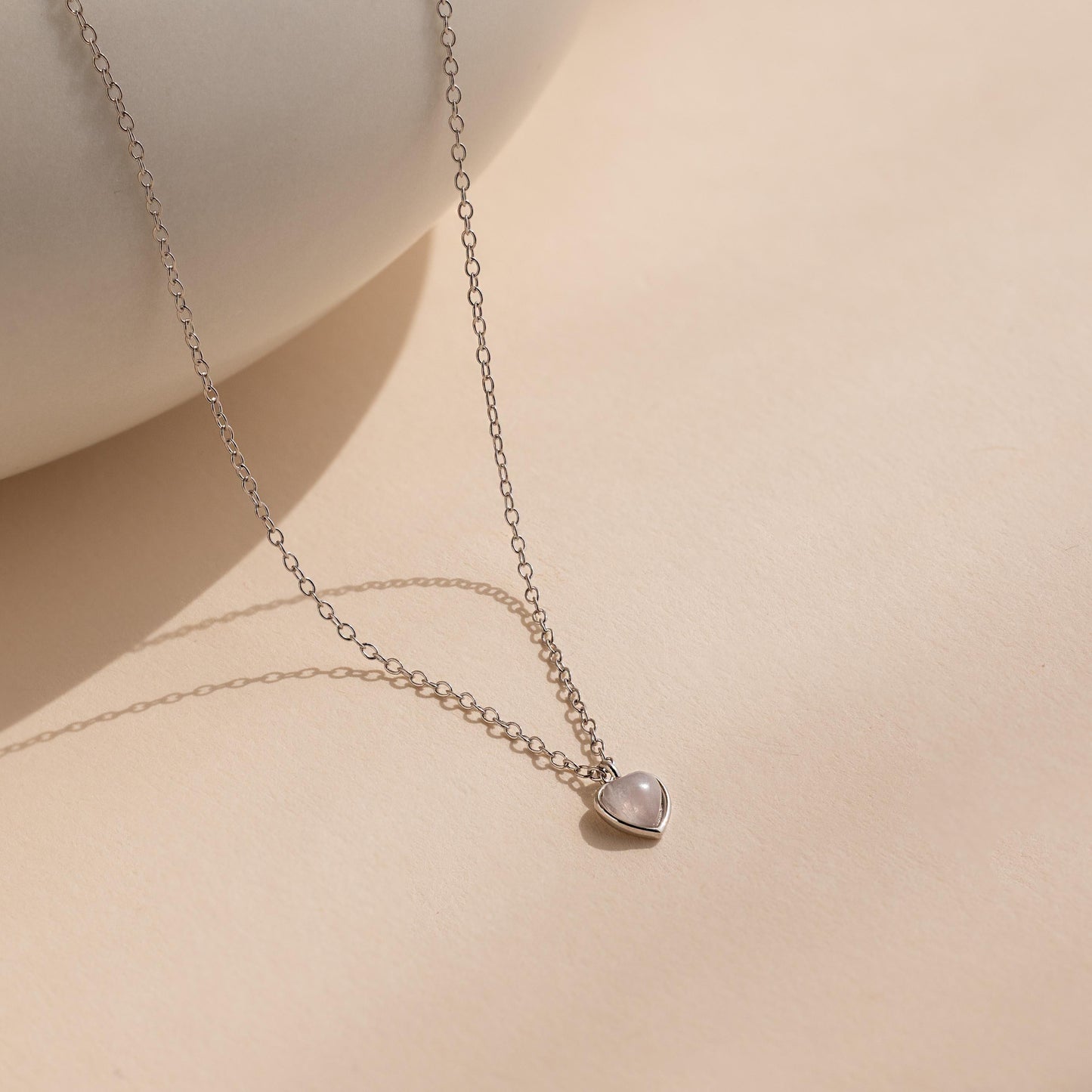 Collar de corazón de cuarzo rosa pequeño