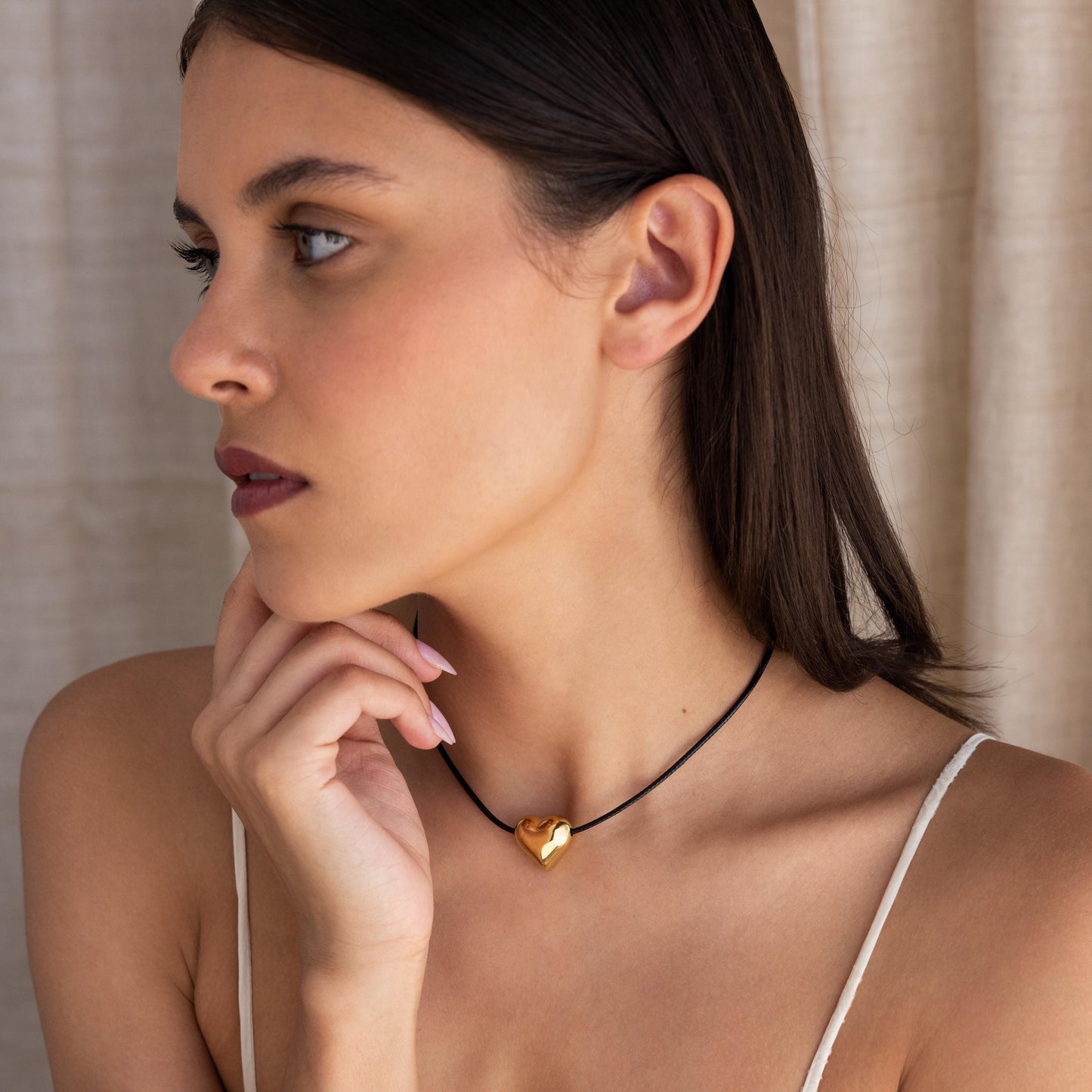 Collar de corazón abullonado grueso