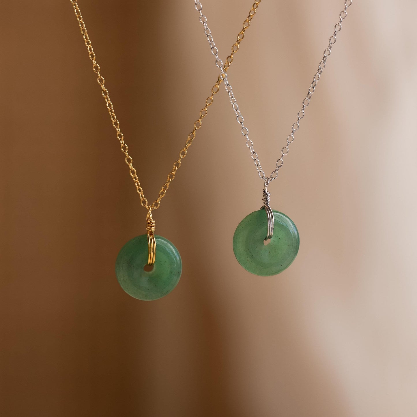Collar con colgante de jade redondo