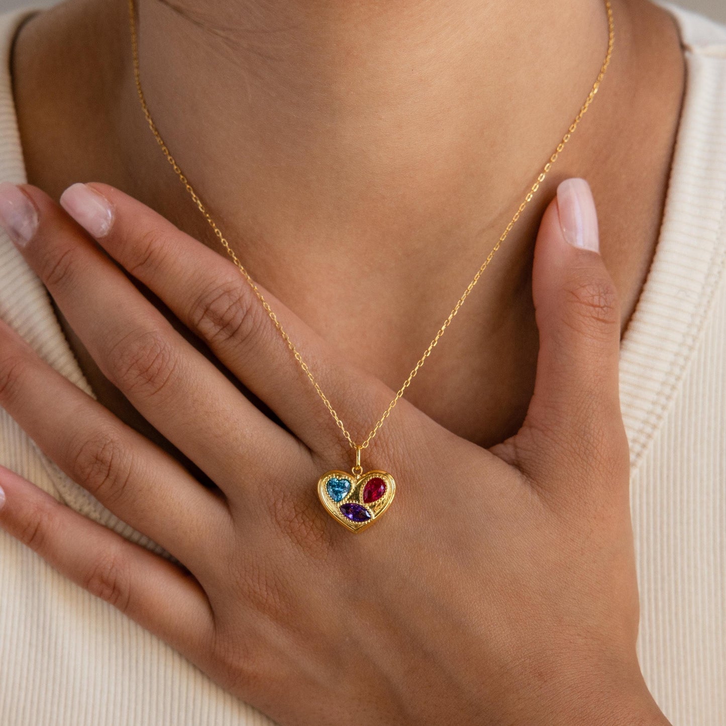 Collar de corazón con piedras de nacimiento mixtas
