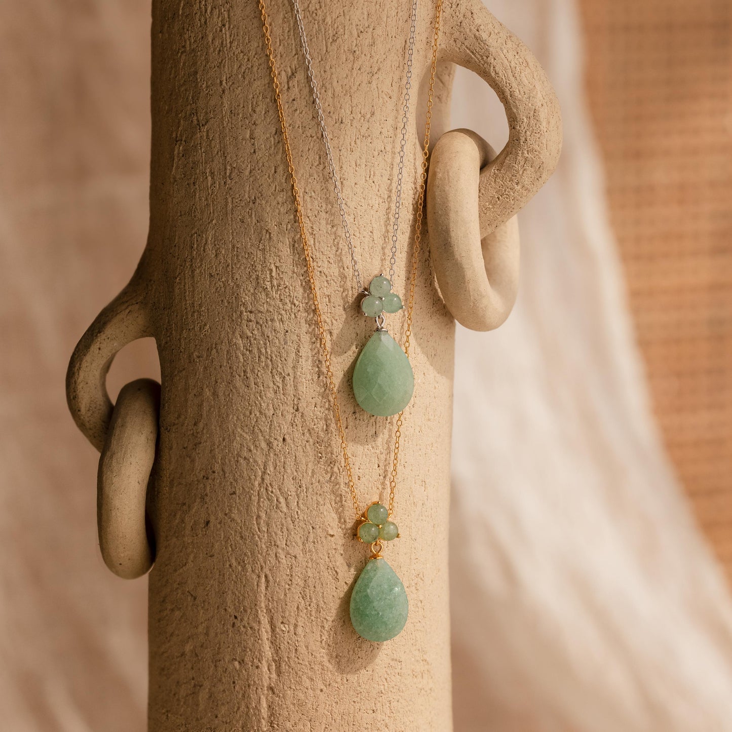 Collar de lágrima de jade