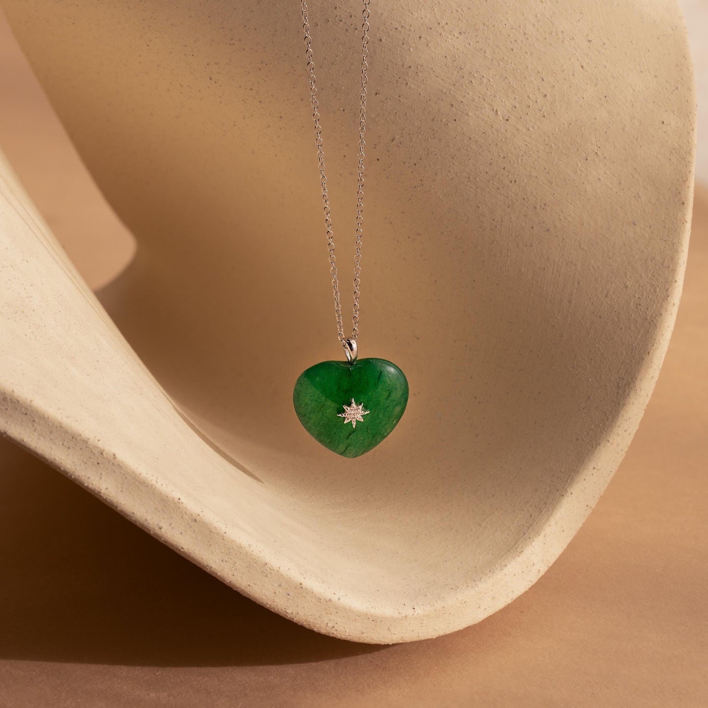 Collar de corazón de jade de la Estrella del Norte