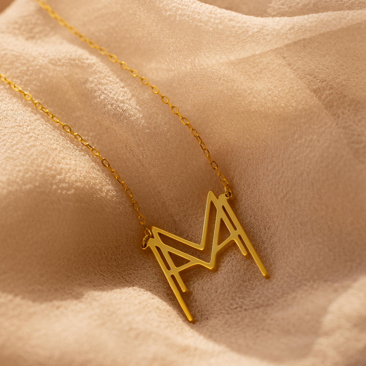 Collar con monograma de nombre moderno