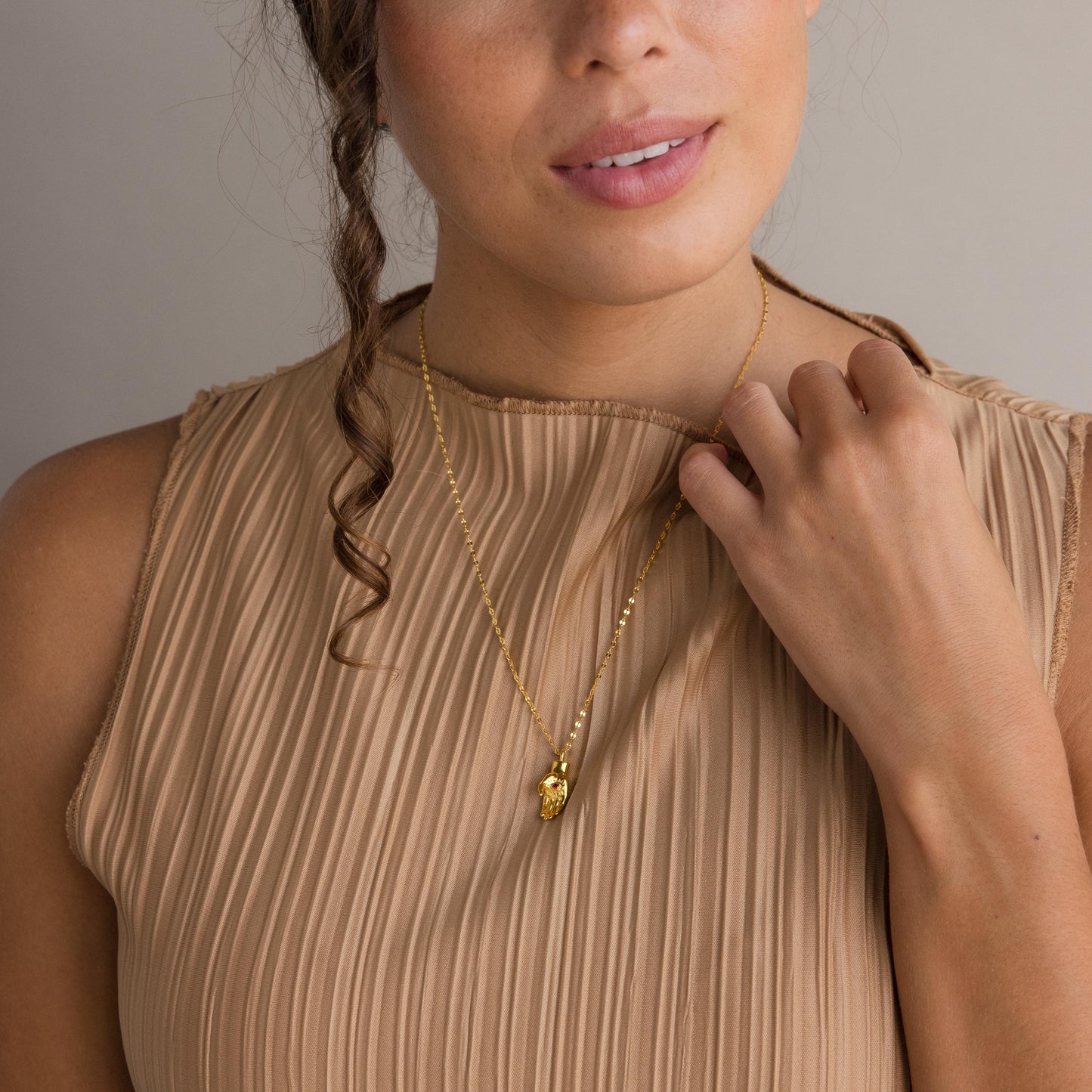 Collar de mano con piedra de nacimiento y mal de ojo