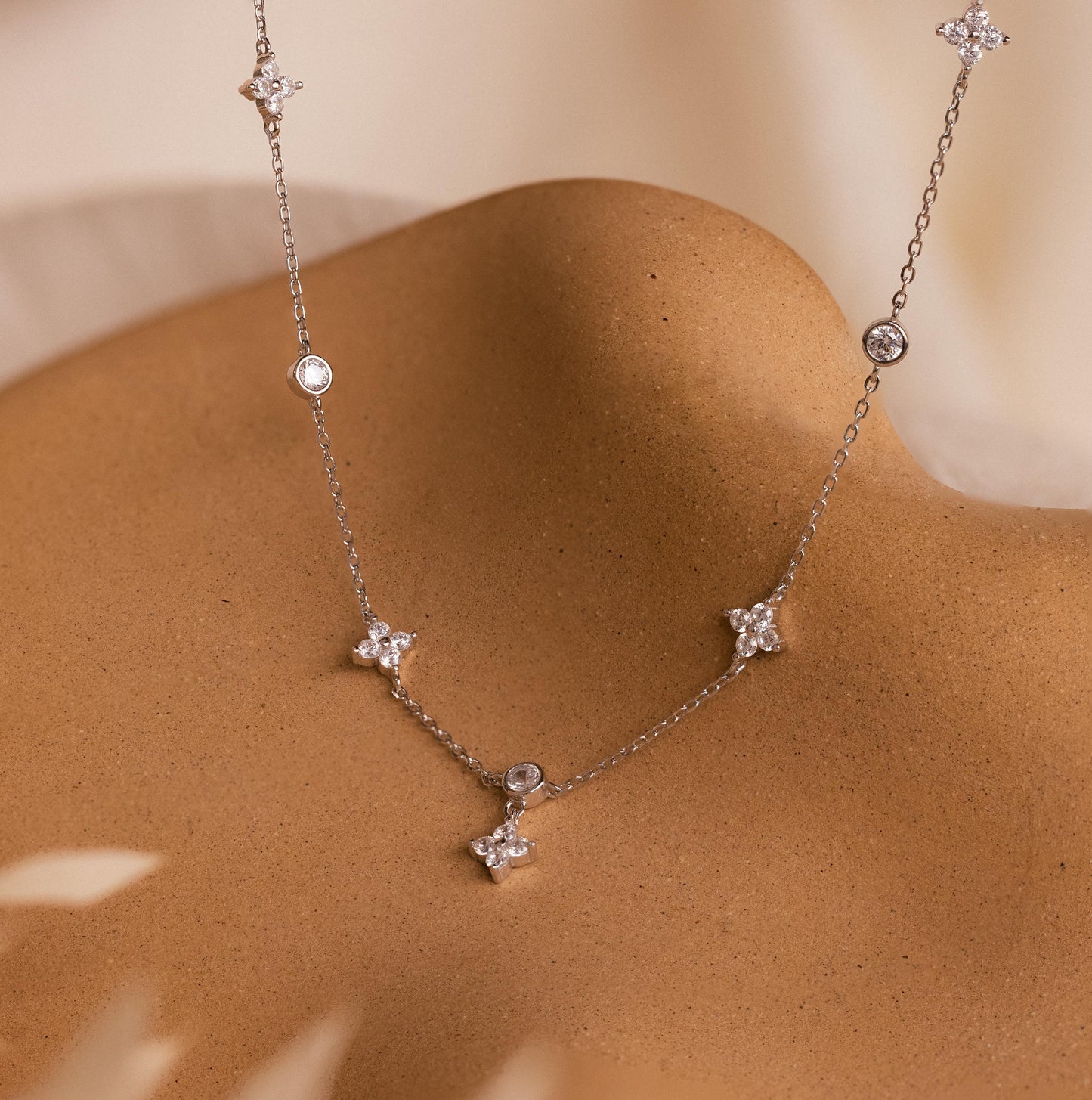 Collar de diamantes Ivy Station