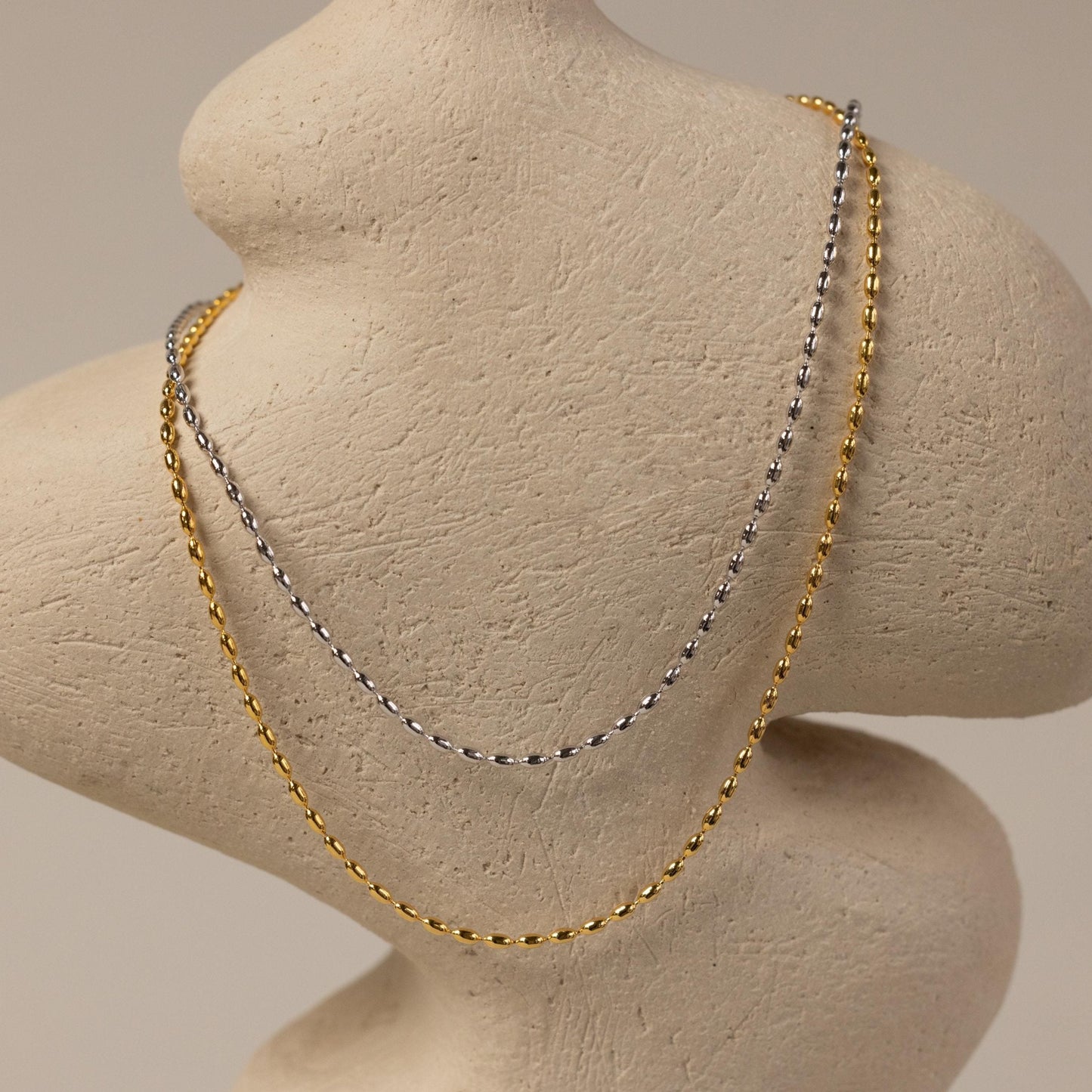 Collar de cuentas ovaladas