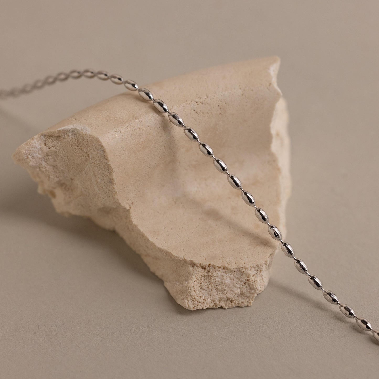 Collar de cuentas ovaladas