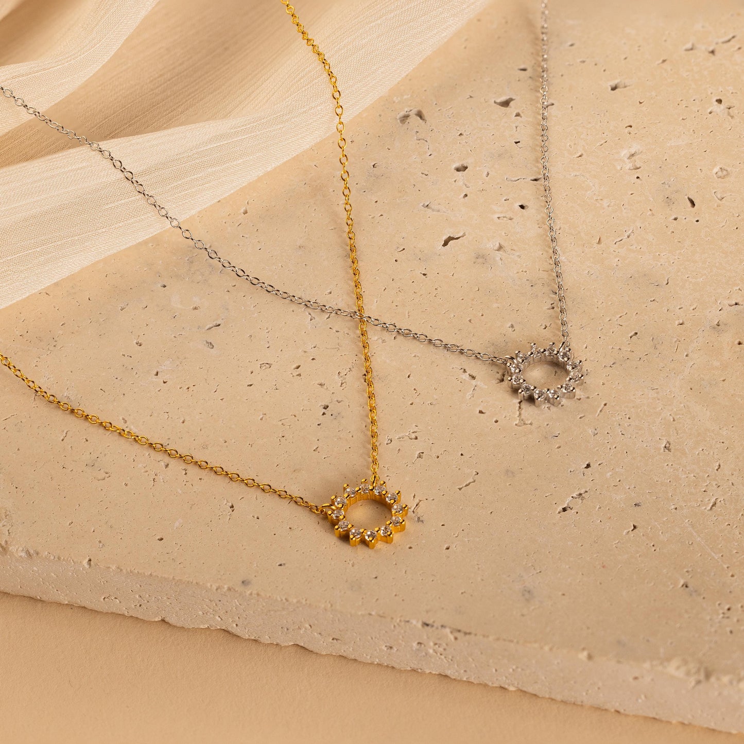 Collar de sol de diamantes