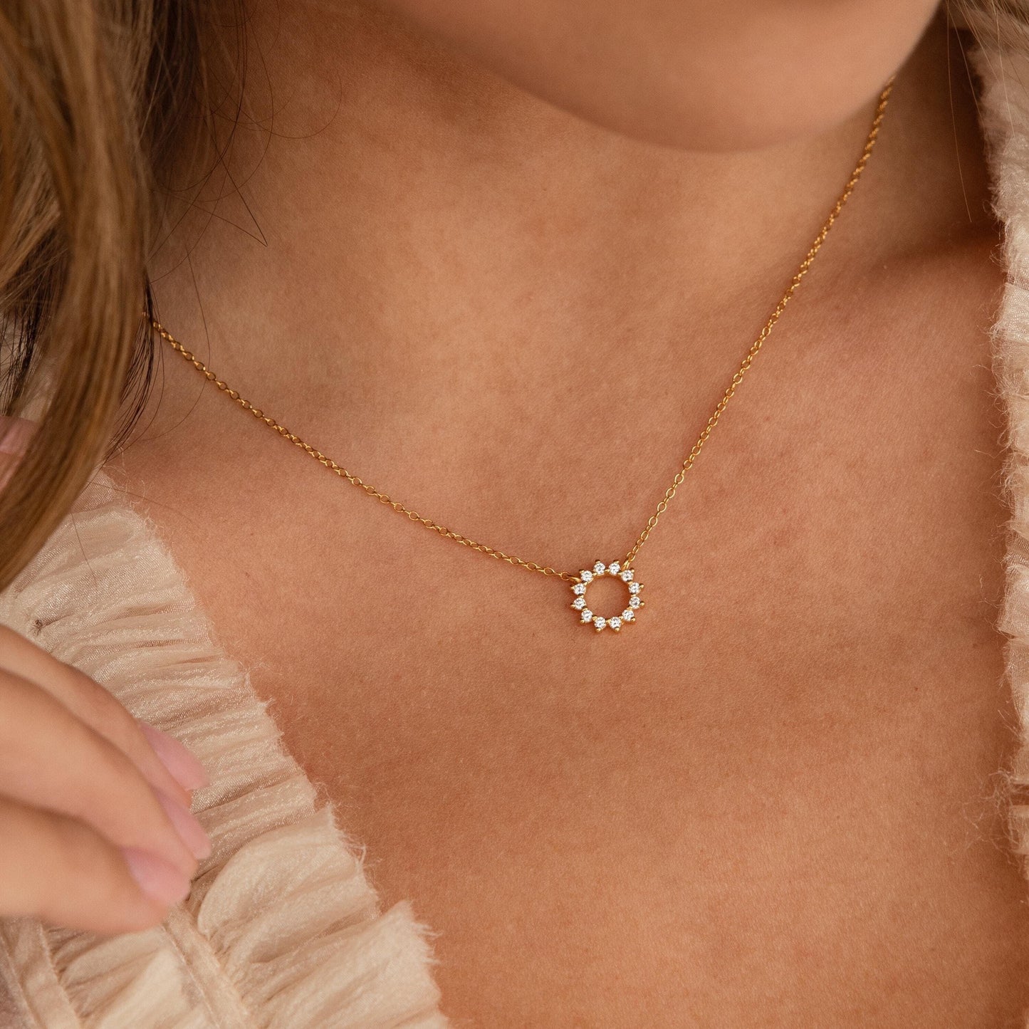 Collar de sol de diamantes