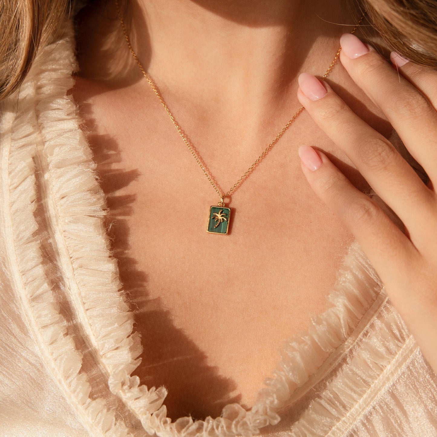 Collar de palmera de malaquita