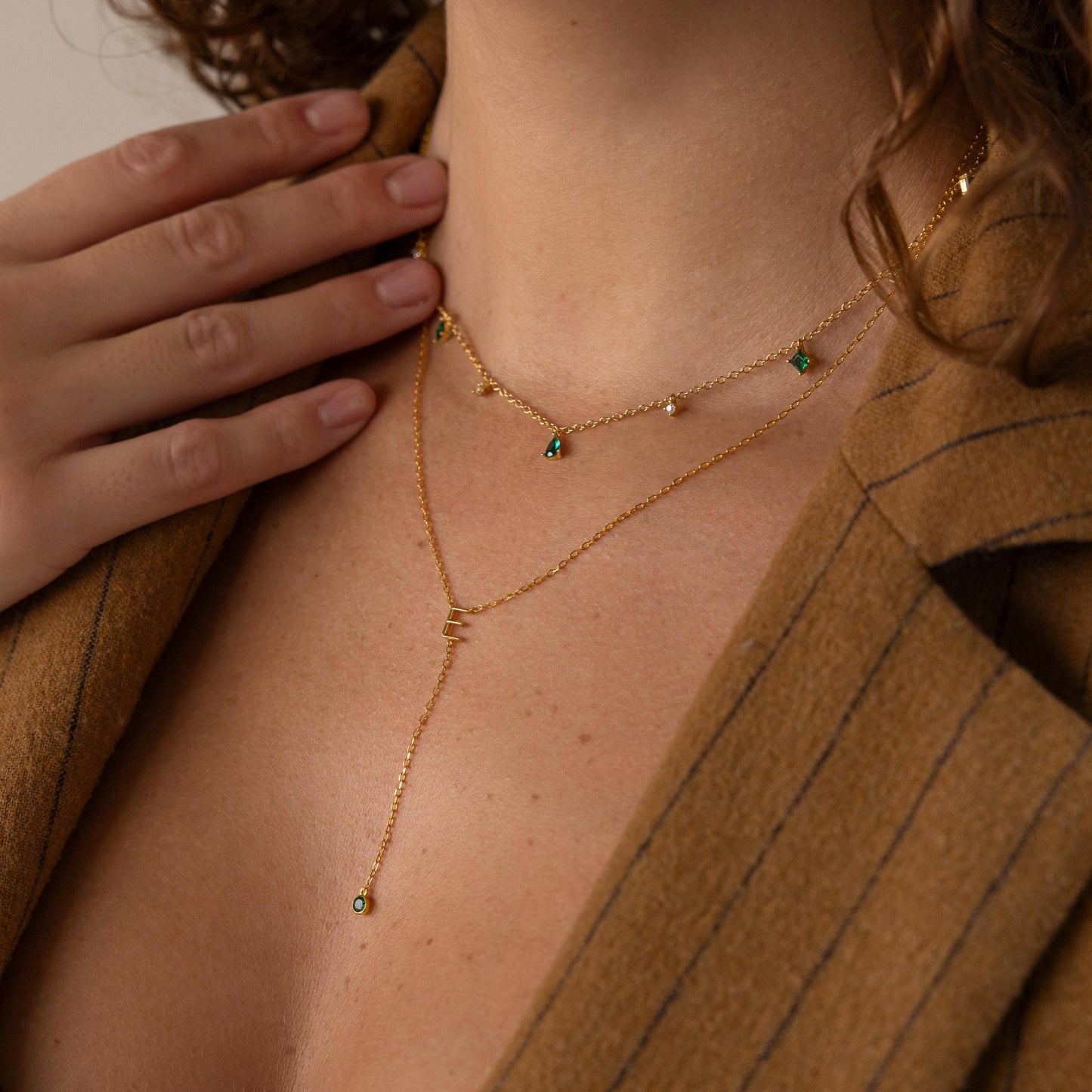 Collar de lazo con piedra de nacimiento inicial
