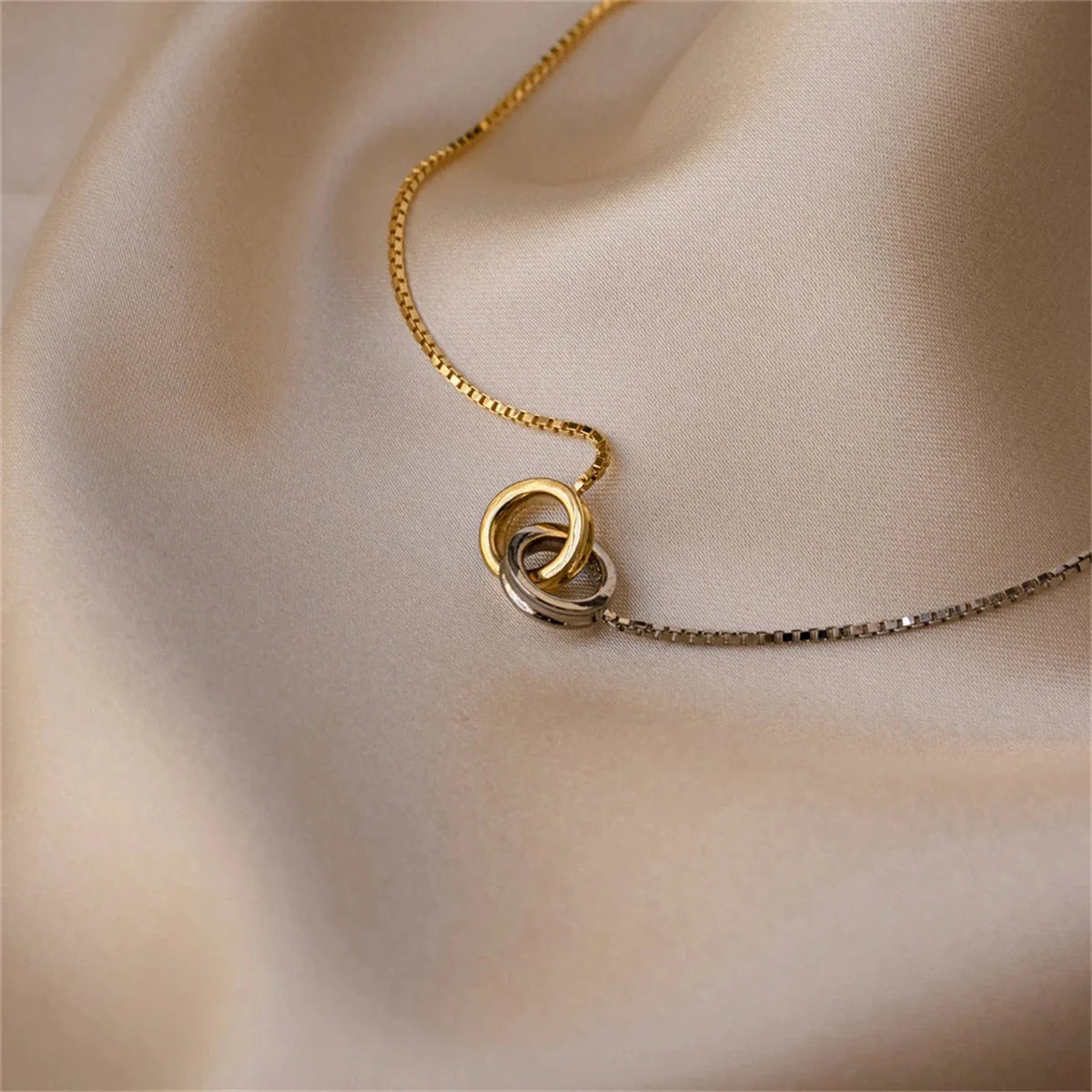 Interlocking Rings Infinity Loop Necklace